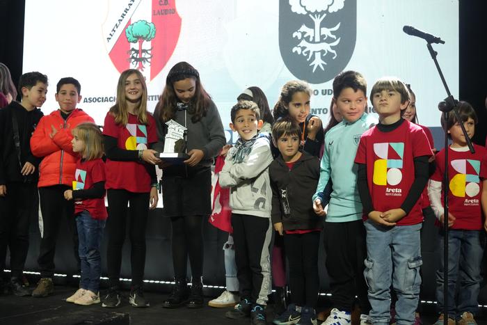 Gainezka egon da Kasinoa Alt 36 1765745651456