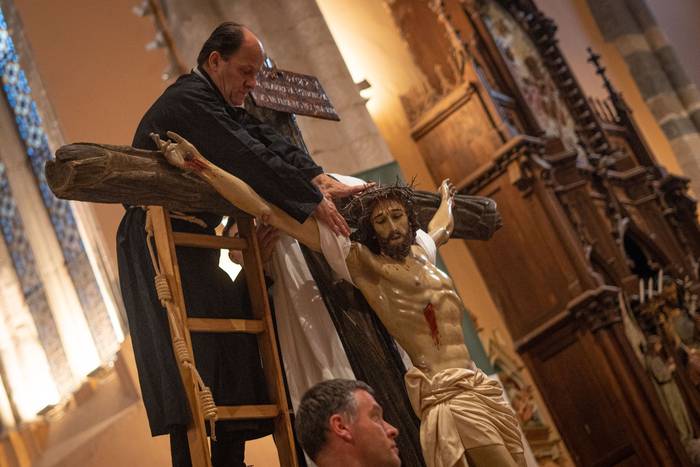 Gurutzetik jaitsi dute Urduñ 9 1775241161061