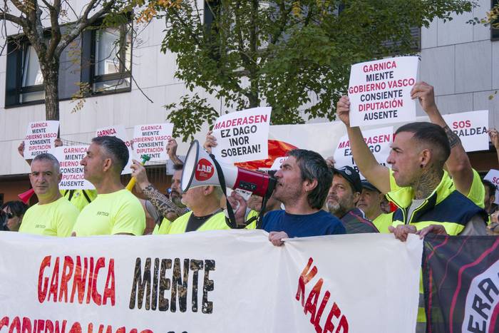 Aldundiaren bulegoak okupatu 49 1760709644632