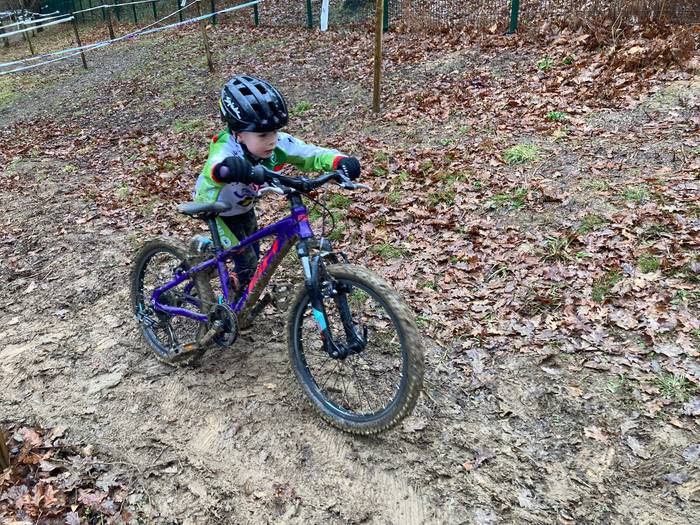 Zirkuitu gogorra izan zuten  14 1768228042526