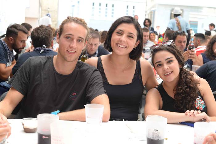 Aldai plaza txiki geratu da  103 1503894723389