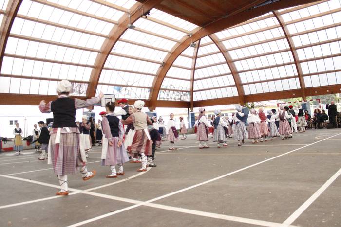 Dantzari Egunak herriguneko  44 1521467226676