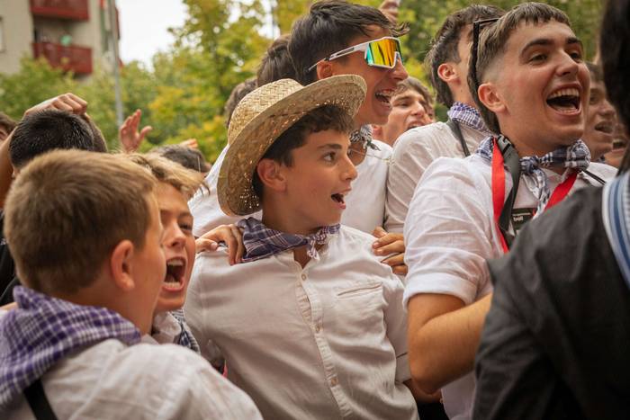 Lehertu da festa-giroa Amurr 40 1755025693374