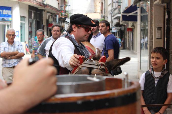 Sokatik tiraka itzuli dira j 20 1503500351838