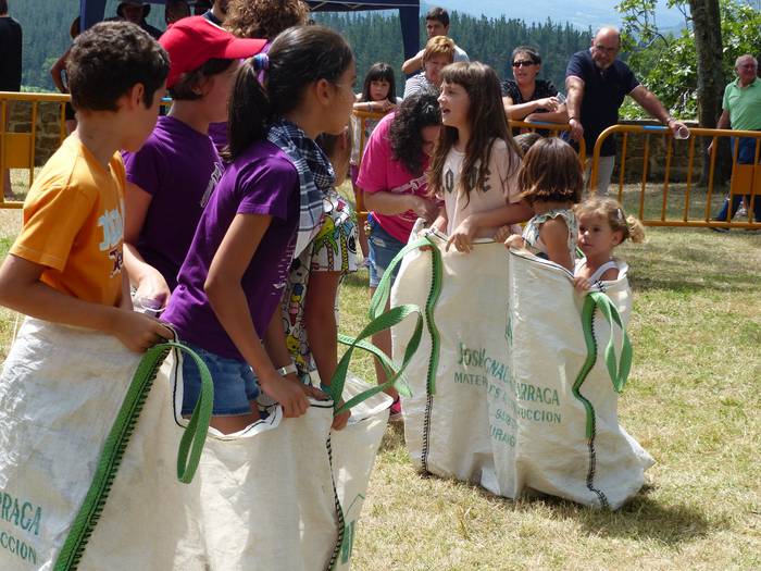 Jende ugari bildu zen Ama Zu 30 1565382465395