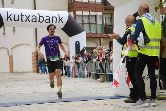 Hirurehundik gora korrikalar 25 1761471885428