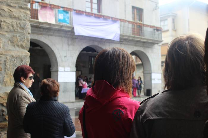 Aldarri ozena genero indarke 25 1511632746715