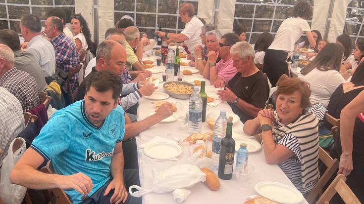 Auzotarrek ez dute kale egin Arbaizako jaietan