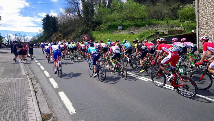 Euskal Herriko itzuliak esku 12 1522848763619