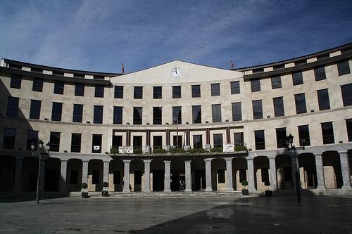 Sektore publikoari eustea eta babes soziala bermatzea Udal taldearen helburuen artean