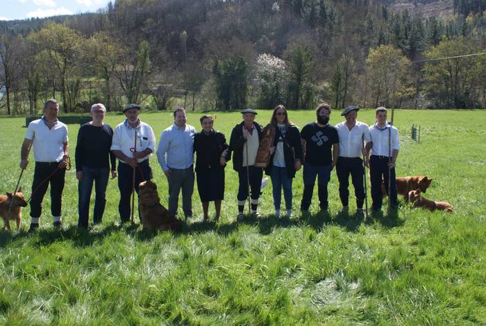 Baserri azoka ospatu dute Ok 41 1679904150896