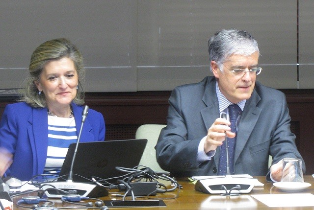Foru Ogasunak doako telefono bat jarriko du abian errenta kanpainan