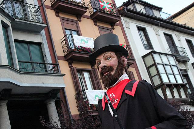 Jendetza eta giro ona nagusi 81 1494849645916