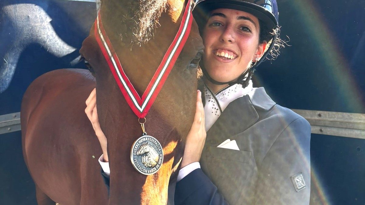 Arrietta Ruiz Goirik Euskadiko Hezte Klasikoko brontzezko domina eskuratu du Getxon