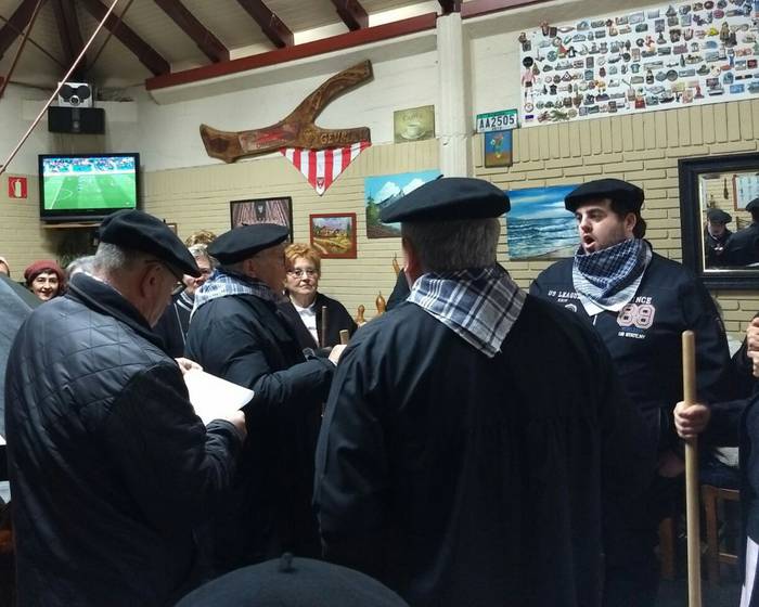 Agate Deunaren bezpera Okondon