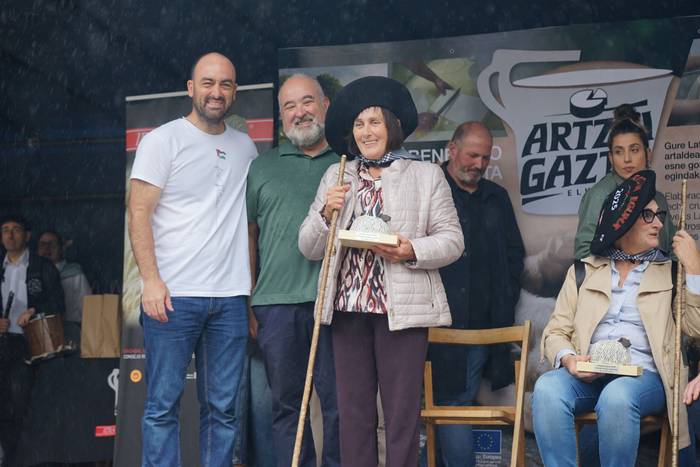 Yolanda Elosegui, Maria Ange 23 1758471085228