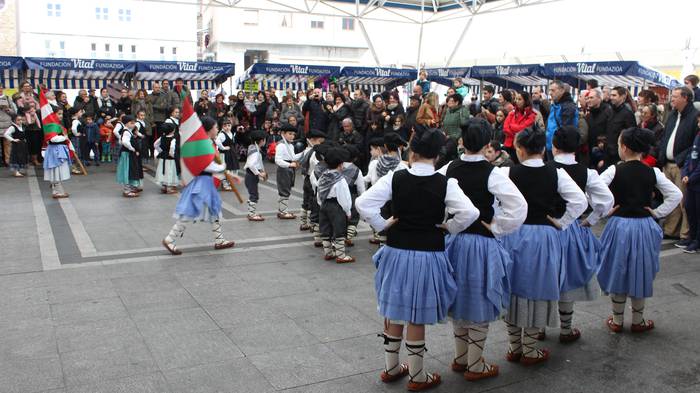 Gabonetako elkartasun azokak 26 1513599436632