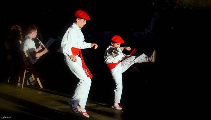 Itxarkundia dantza taldeak e 34 1498128380569