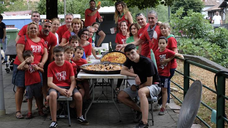 Paella txapelketa eta Igor Arzuagaren kontzertua nagusi atzo Aretan