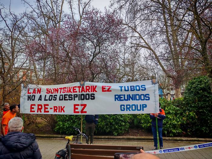 Tubos Reunidoseko langileek  1 1772569308720