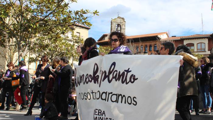 Greba feministaren goizeko t 157 1520520159402