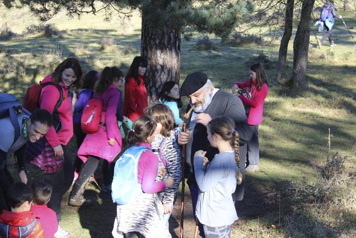 400 lagunen laguntzaz Babio  29 1514122839002