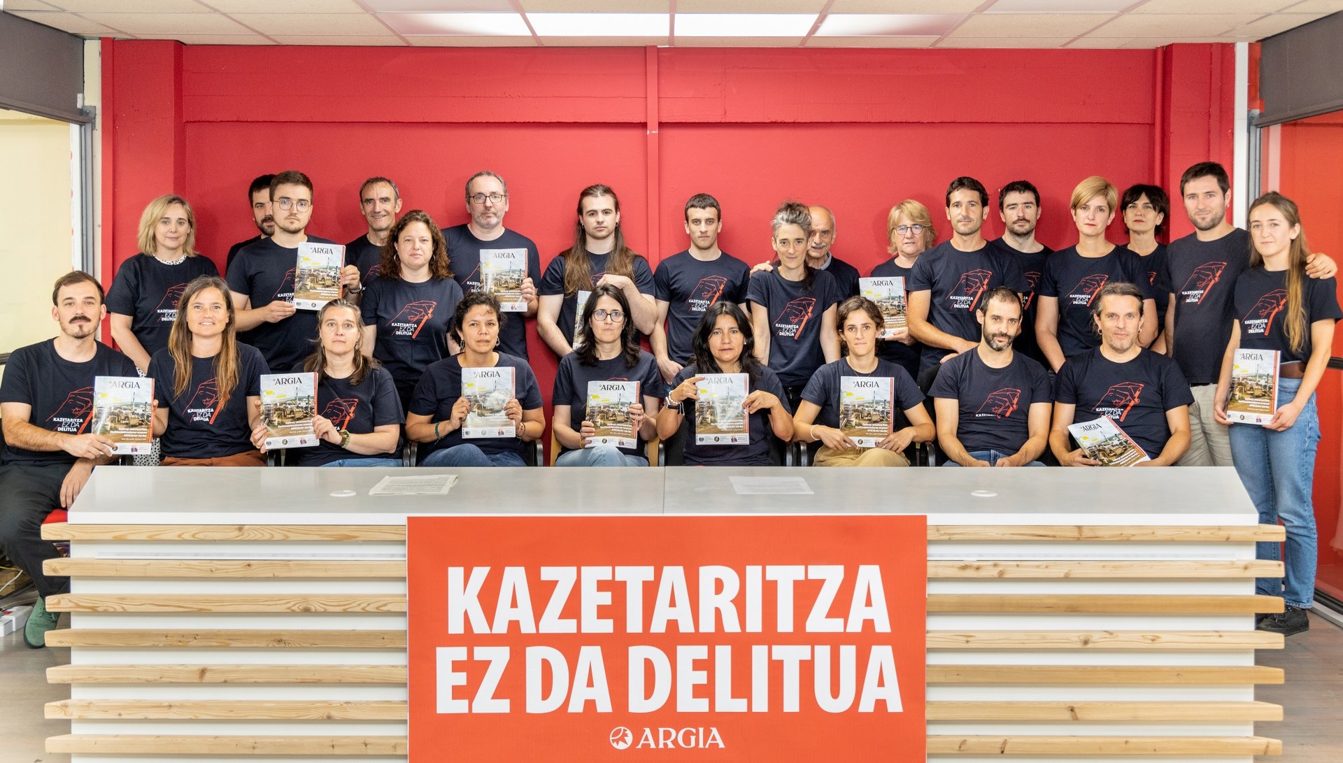 Solway multinazionalak ARGIAri mehatxu egin diola publikoki salatu dugu