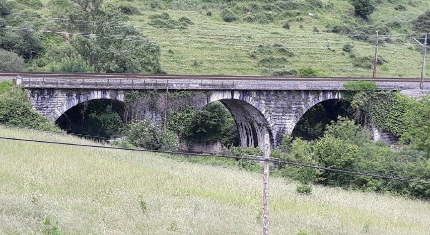 Urduña eta Amurrio arteko trenbideko zubia berrituko du Adifek