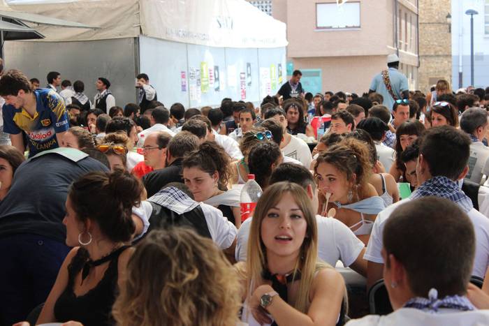 Aldai plaza txiki geratu da  3 1503586115837