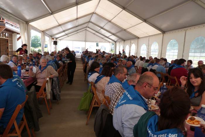 Auzokide ugarik hartu zuten  84 1506366829685