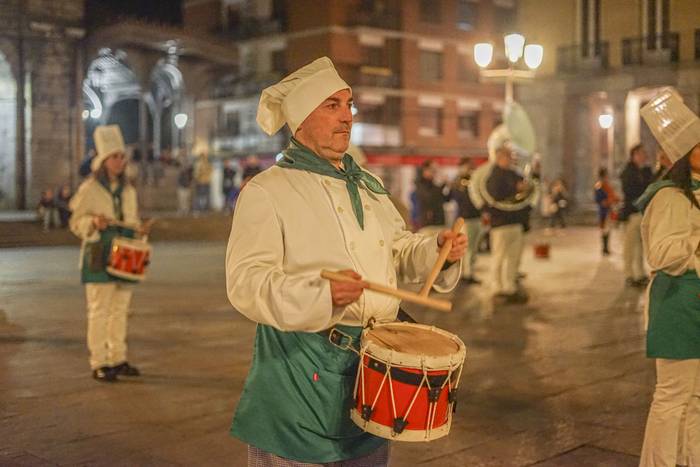 Danbor hotsekin eta ikurriña 45 1777382383492