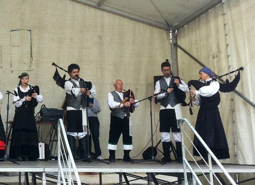 Musika eta tradizioz betetako egitaraua prestatu du Galiziar Elkarteak Santiago egunerako