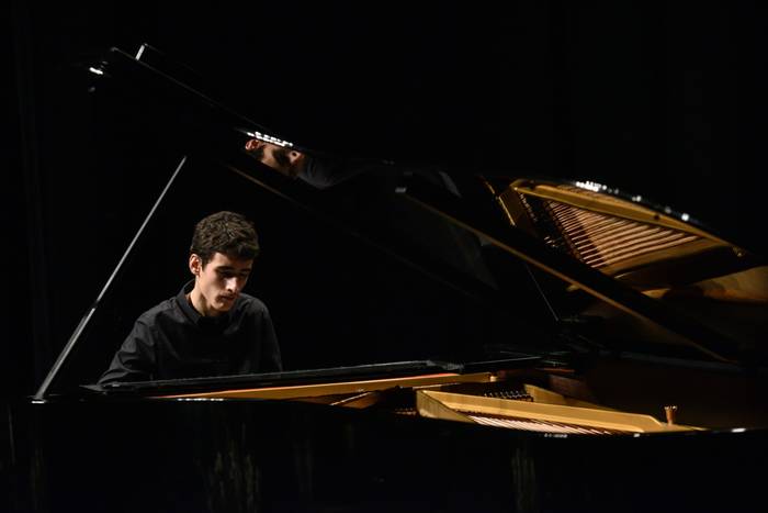 “Ikasketetan okertzeko eta nahi adina ibilbide probatzeko astia dago”