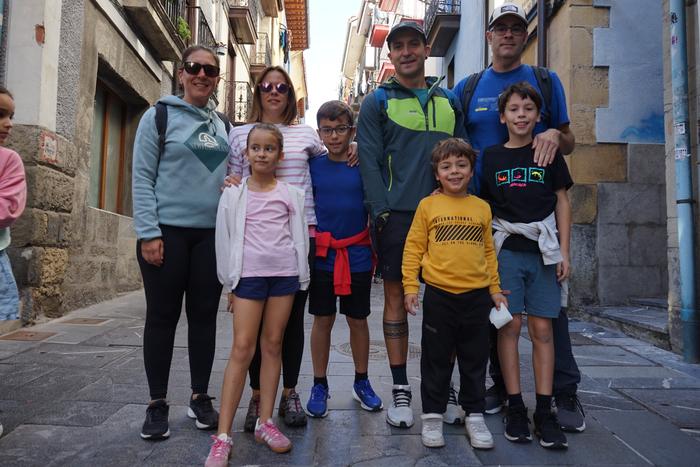 Adin guztietako mendizaleek  26 1760277161309