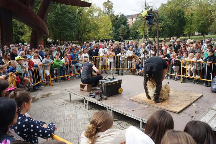 Yolanda Elosegui, Maria Ange 5 1758471062242