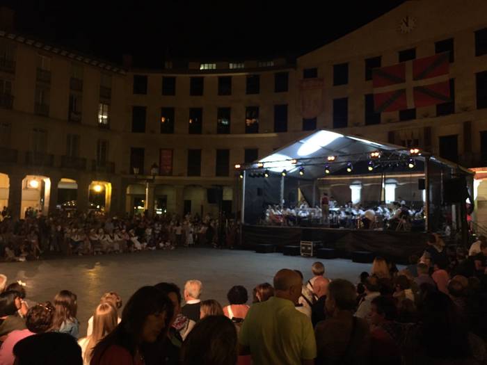 Castellersek, bertsolariek,  54 1503747259250