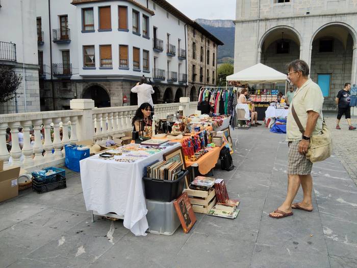 Antzinako objektuz eta bildu 54 1758390943821