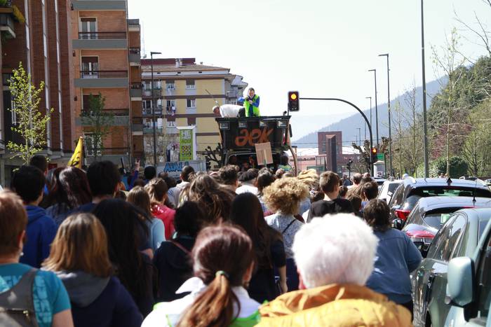 Dolumin Barikuak eta Korrika 134 1491601451344