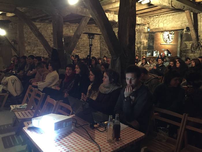 Gazte ugari batu ziren gazte 2 1514657724376