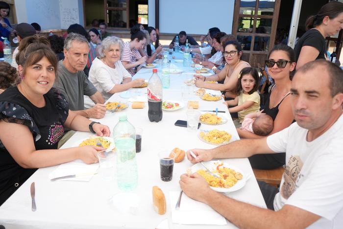 Zuhatzako jaietan paella iza 27 1753009954245