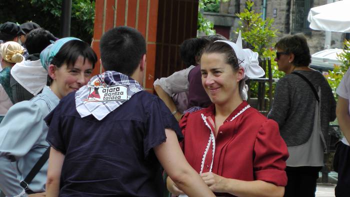 Dantza taldeak taldeak izan  61 1496052179509