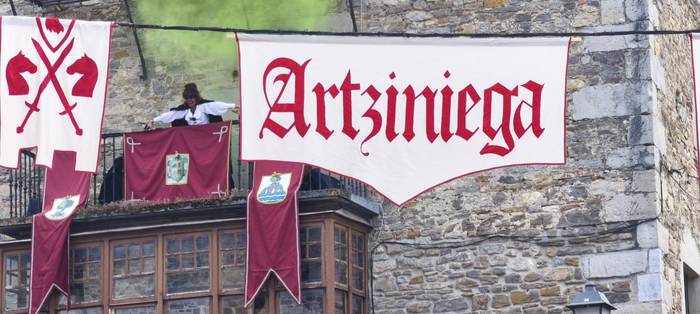 Jendez beteta itzuli da Artz 5 1758400024291