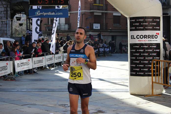 300 korrikalari baino gehiag 59 1517150192474