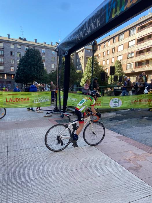 Txirrindulari gazteek erloju 16 1771856158477