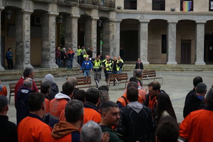 Laudiora mugitu da gaur Tubo 17 1772538995597