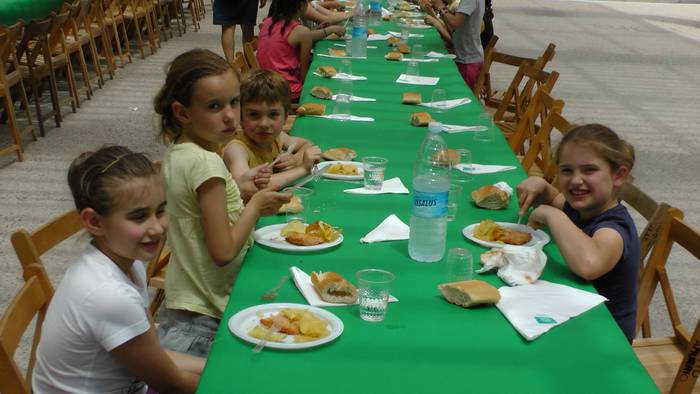 Dantza taldeak taldeak izan  27 1496041637084