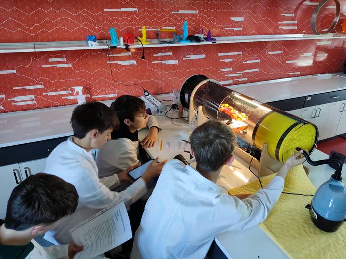 Osteguna zientzian buru-bela 9 1776973412411