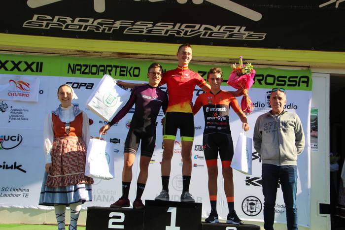 Jendetza erakarri zuen Laudi 107 1572181429916