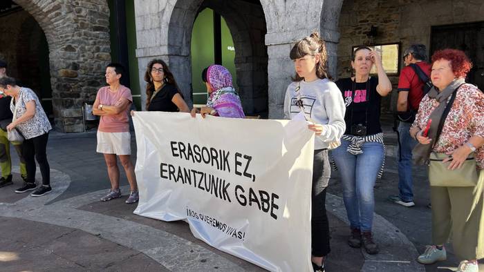 Zarauzko hilketa matxista gaitzetsi dute Orozkon