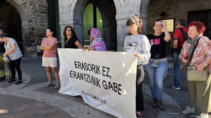 Zarauzko hilketa matxista gaitzetsi dute Orozkon eta Aiaran